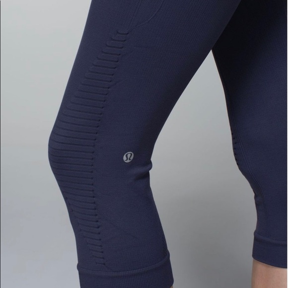 Lululemon In The Flow Crop II Cadet Blue size 4 - Picture 11 of 16